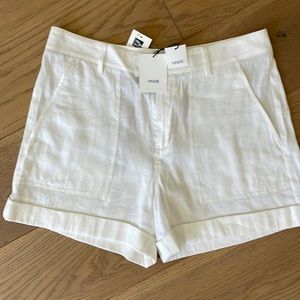 NWT Vince linen white shorts. Size 8